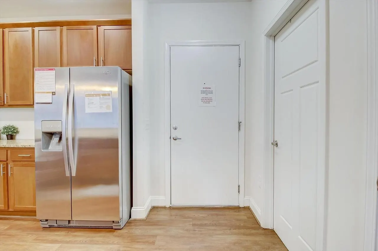 Frontdesk Plaza Midwood Apts Charlotte, Nc Apartment United States